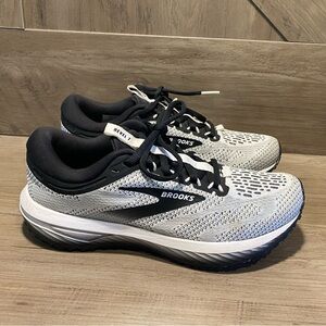 Brooks Shoes Women’s Size 7.5 Revel 7 1204241B121 White Running Sneakers